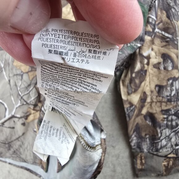 Under Armour Womans Camo Button-Up Shirt Medium Fitted Polyester Long Sleeve - Picture 6 of 9